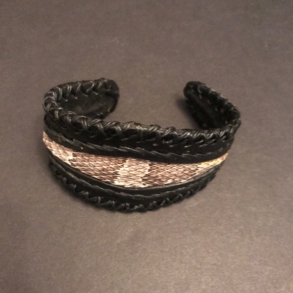 Real Leather Bendable Bracelet - Picture 4 of 5